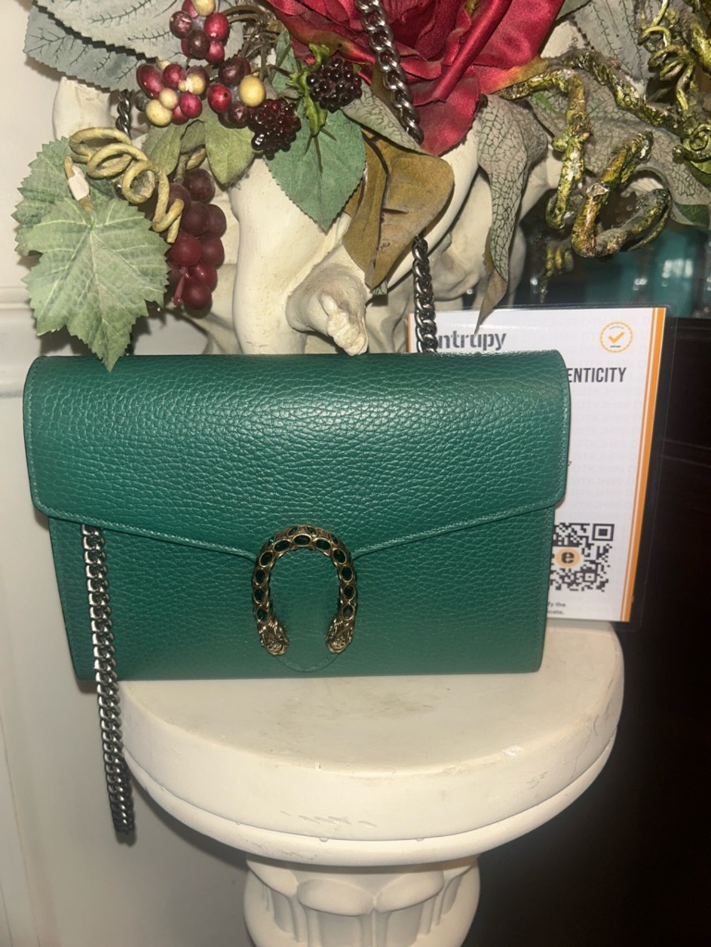 ❌SOLD❌Gucci Green Leather Chain Shoulder Bag with Gold Horseshoe Accent